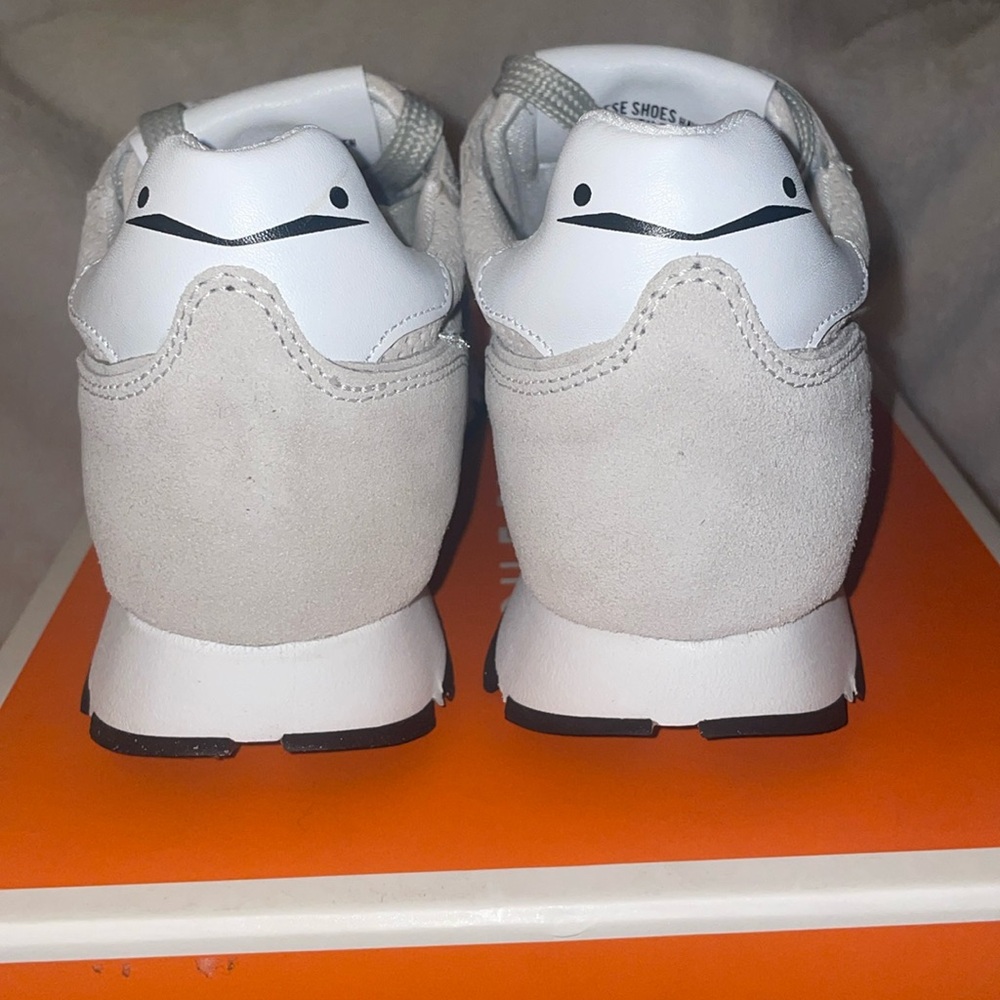 NWT VOILE BLANCHE JULIA Suede Sneaker in Ice - Picture 9 of 15